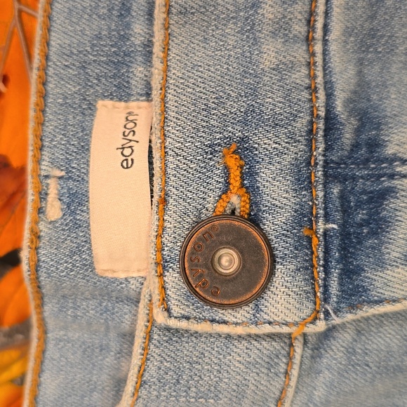 NWT Revolve Edyson Delon High Rise Short, distressed, in light park wash, $148 - Picture 3 of 10